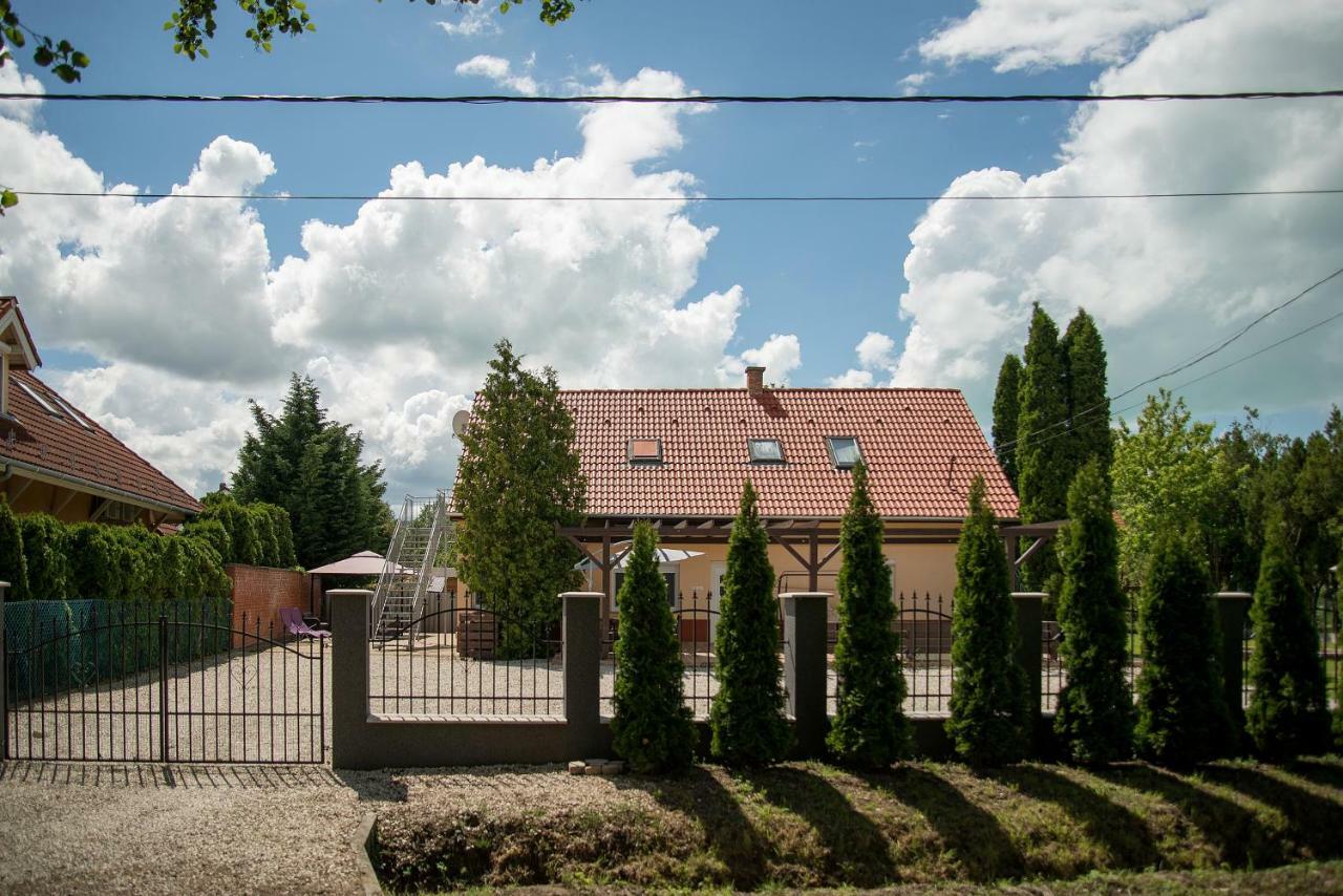 Dorothy Apartman Siofok Bagian luar foto